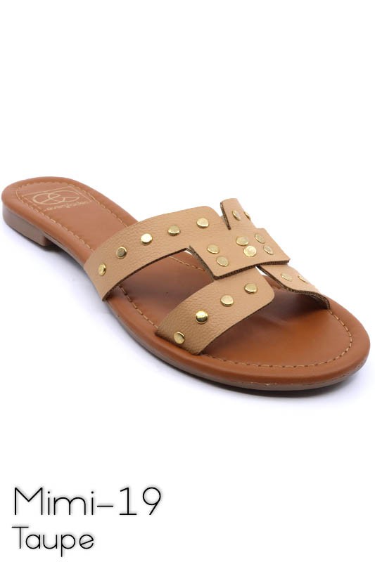 Slide sandal with rivet studs