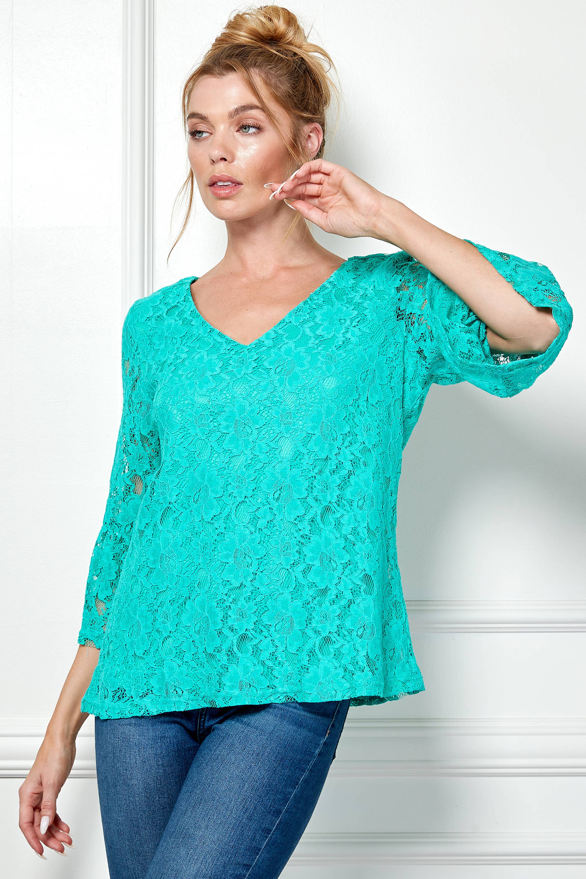 Winslow Collection - V NECK ELBOW SLEEVE LACE TOP G9018250P