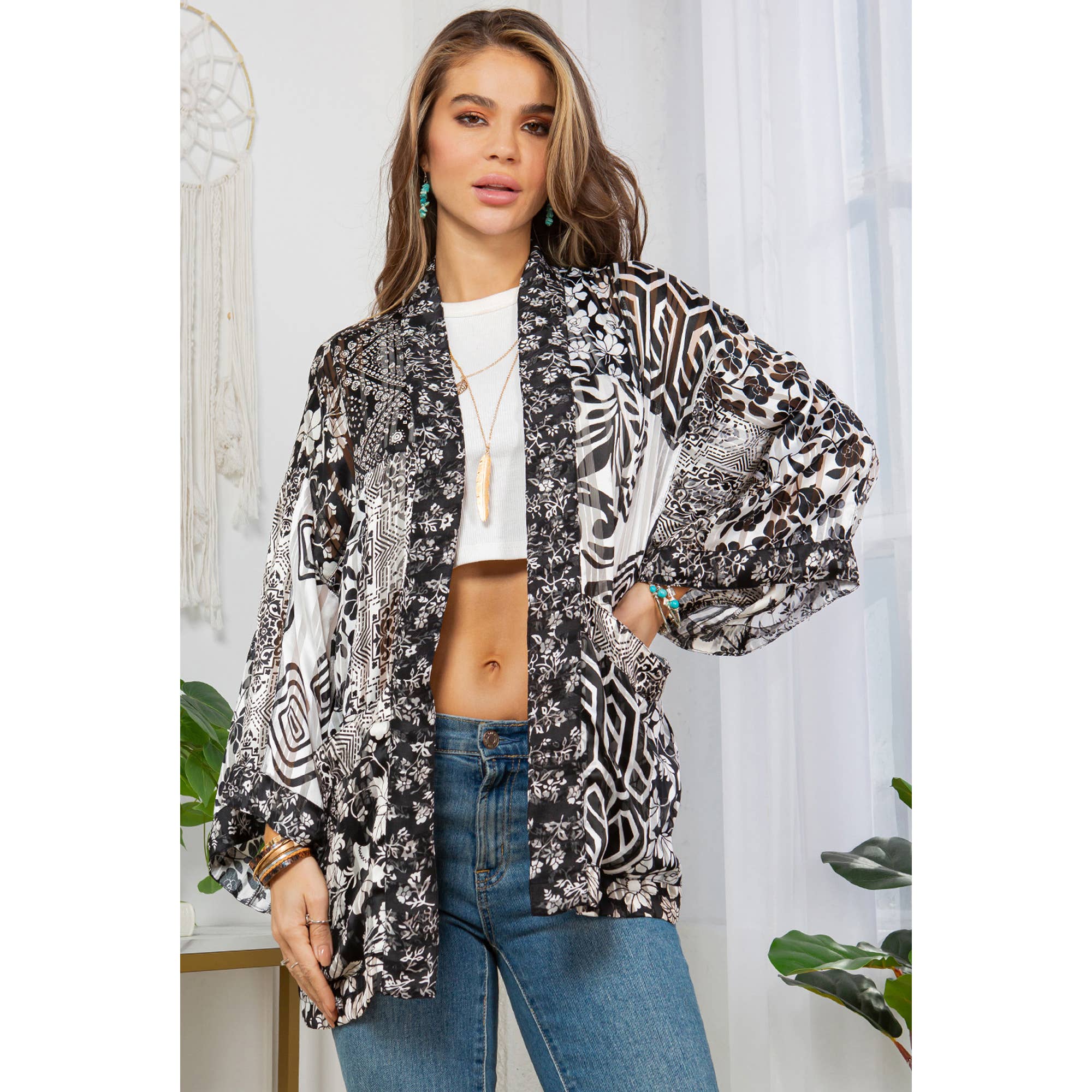 YOUNG THREADS - Embracing 60s Chic With A Western Kimono Top