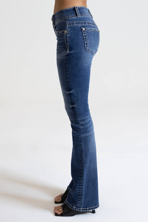 Miss Me - M3636B95V- 32" midrise bootcut jeans