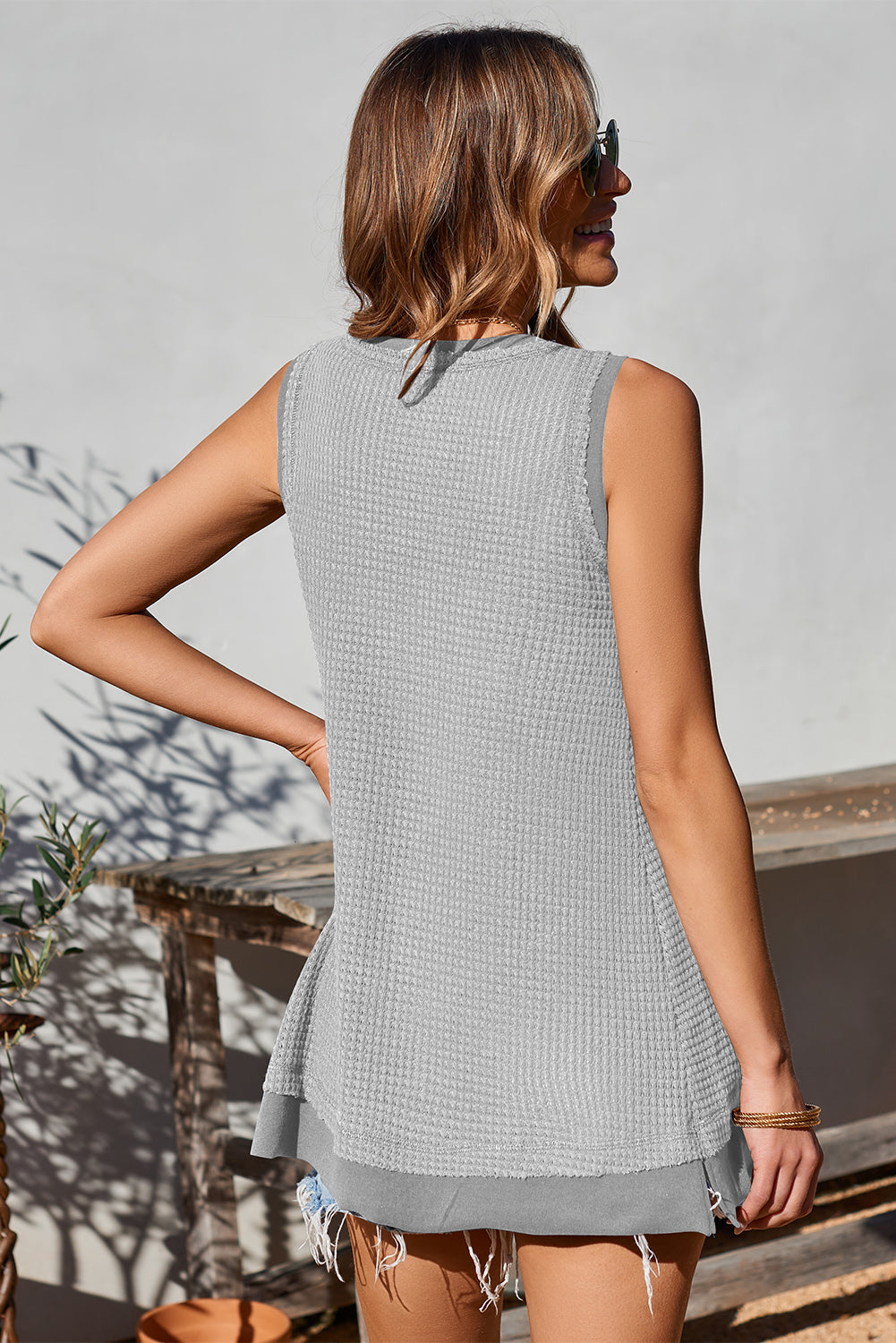 Black Scoop Neck Waffle Knit Splicing Flowy Vest