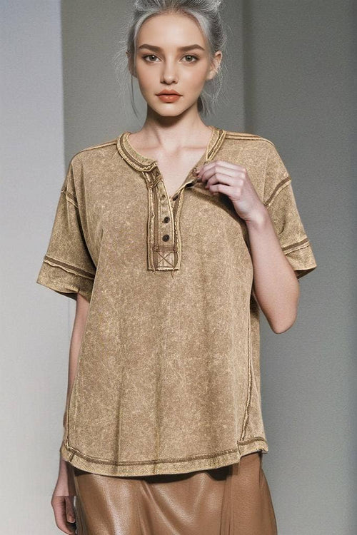 42POPS - `.Washed Raw Edge Detailed Button Closure Top