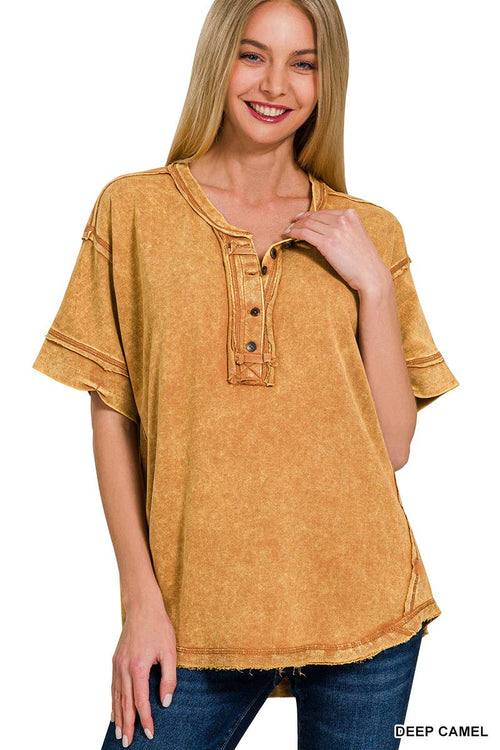 42POPS - `.Washed Raw Edge Detailed Button Closure Top