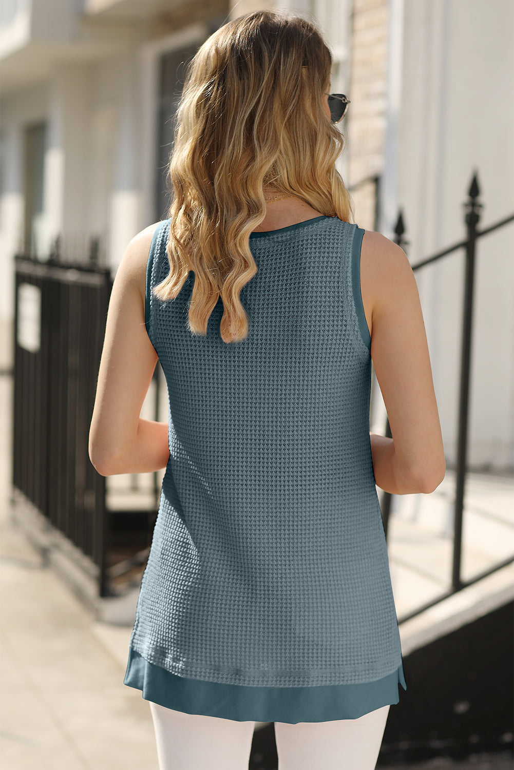 Black Scoop Neck Waffle Knit Splicing Flowy Vest