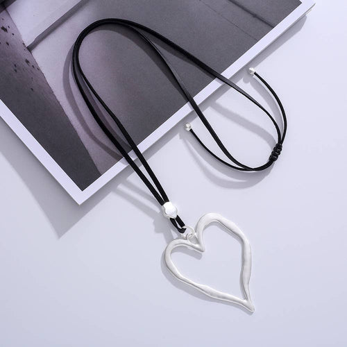 Ole - Hollow Heart Shaped Necklace