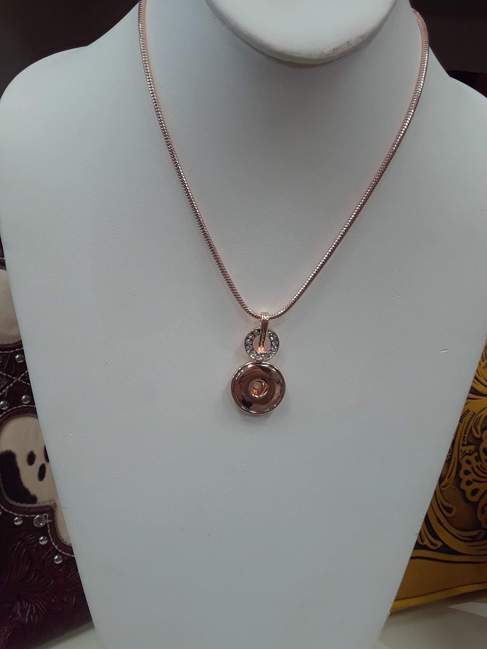Rose Gold CZ Encrusted Sandy Snap Diamond Necklace 18MM