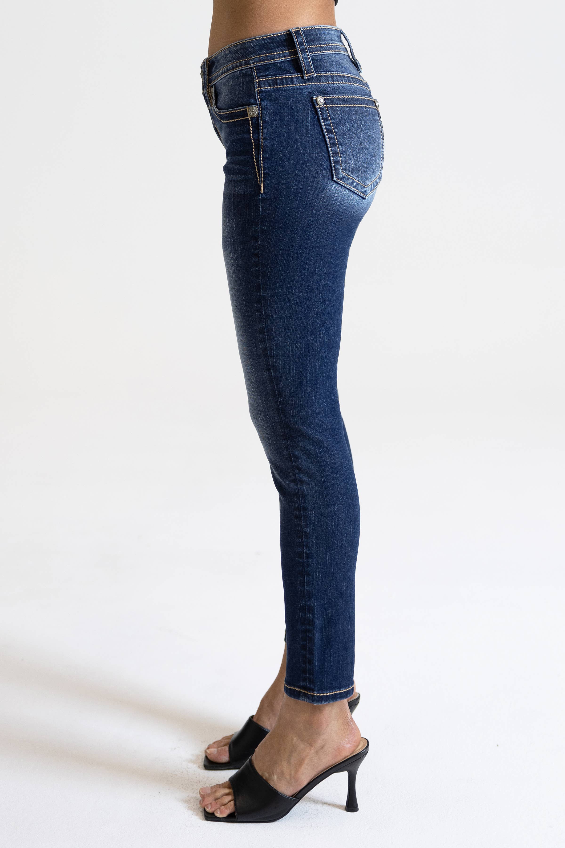 Miss Me - M3636S101- 29" midrise skinny jeans
