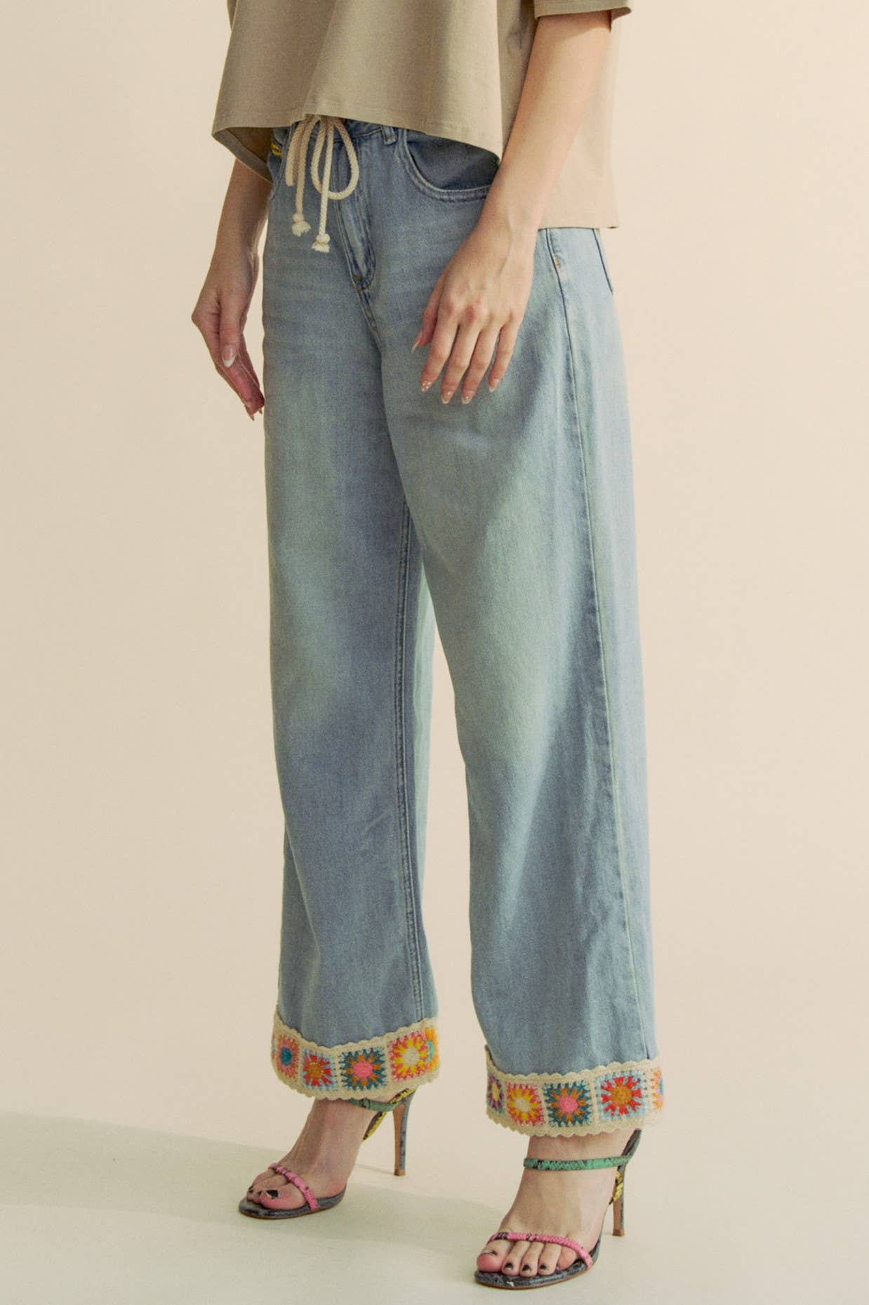 Davi & Dani - CROCHET TRIM STRAIGHT LEG DENIM JEANS