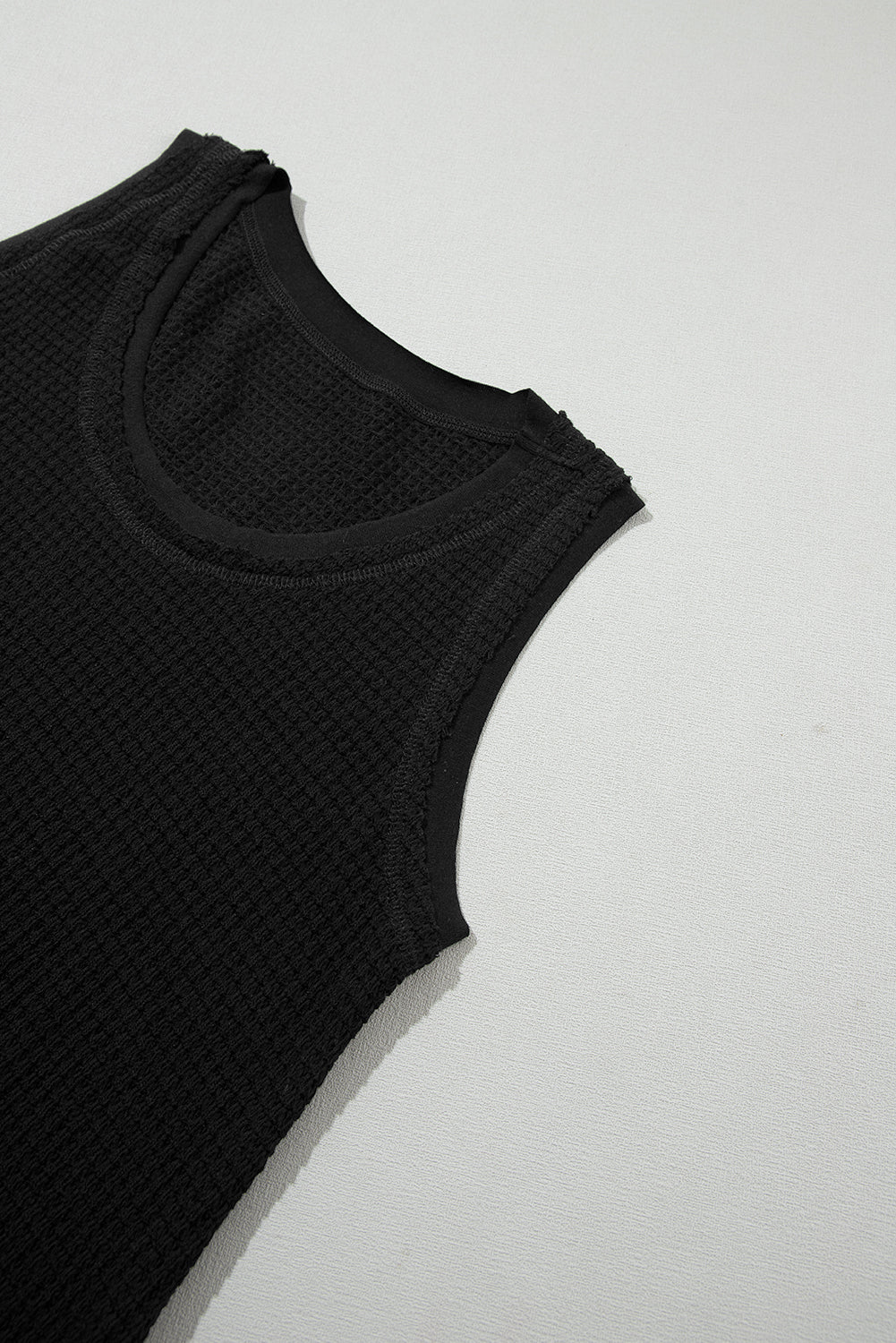 Black Scoop Neck Waffle Knit Splicing Flowy Vest