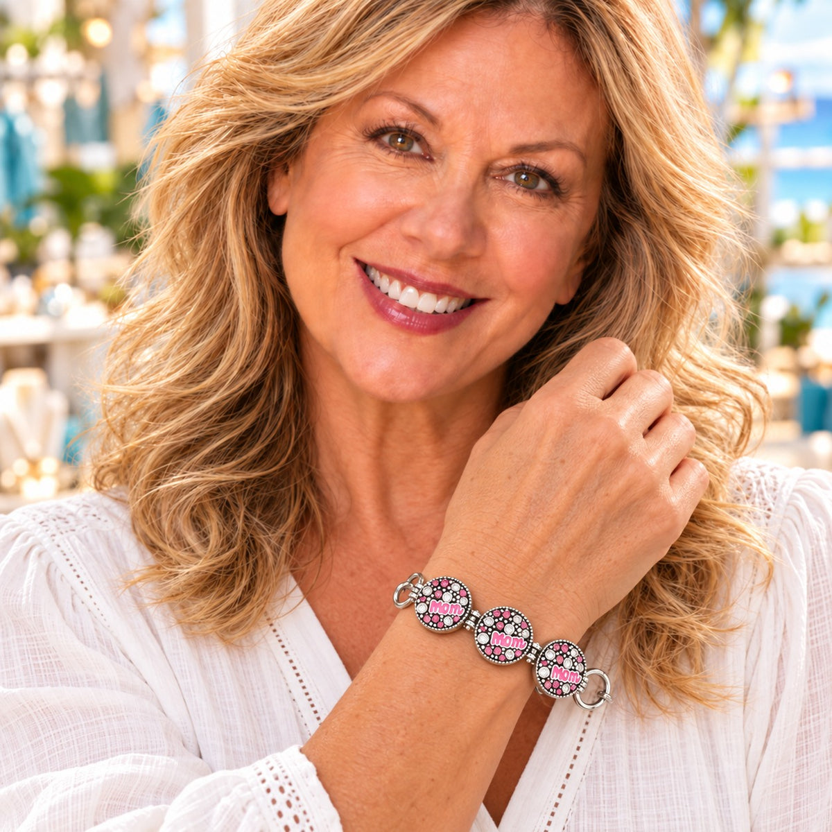 "Mom" In Pink and Clear Rhinestones Sandy Snap Interchangeable Charm