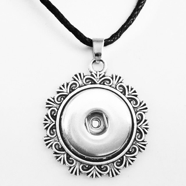 Designer Round Pendant Sandy Snap Interchangeable Charm Necklace