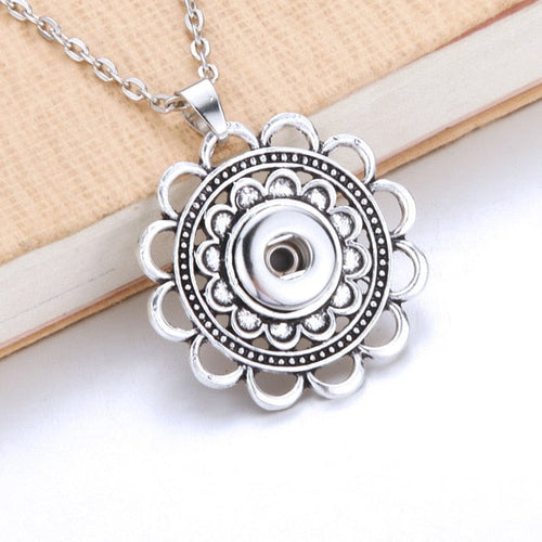Assorted Round Silver Flower Sandy Snap Interchangeable Charm Necklace
